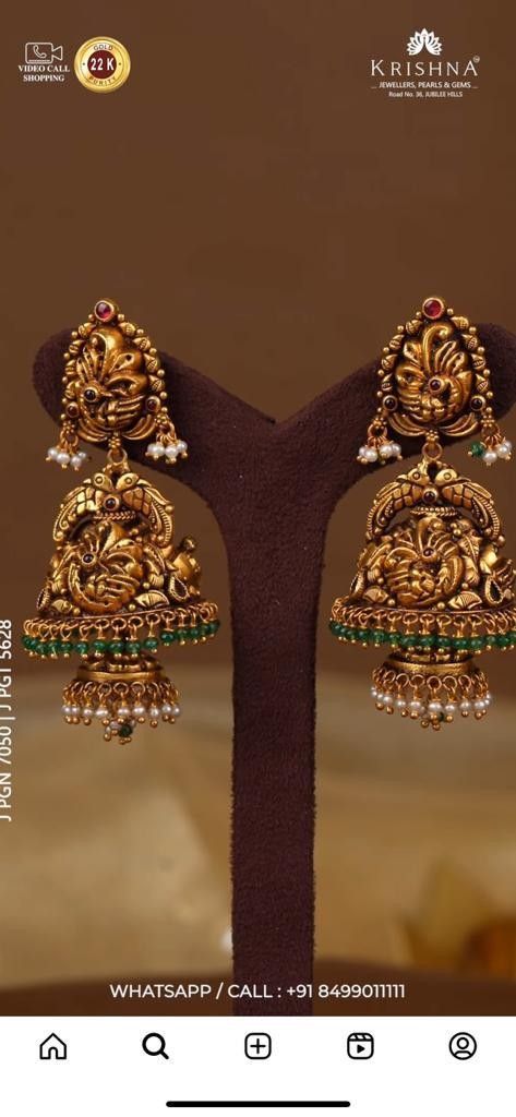 Traditional Gold Jhumkas, Temple Earrings Gold Jewelry, Jumkis Indian Jewelry, Buttalu Earrings Gold Bridal, Banaras Blouse, Temple Jewellery Jhumkas, Indian Jhumka, Gold Earrings For Kids, Temple Jewellery Earrings