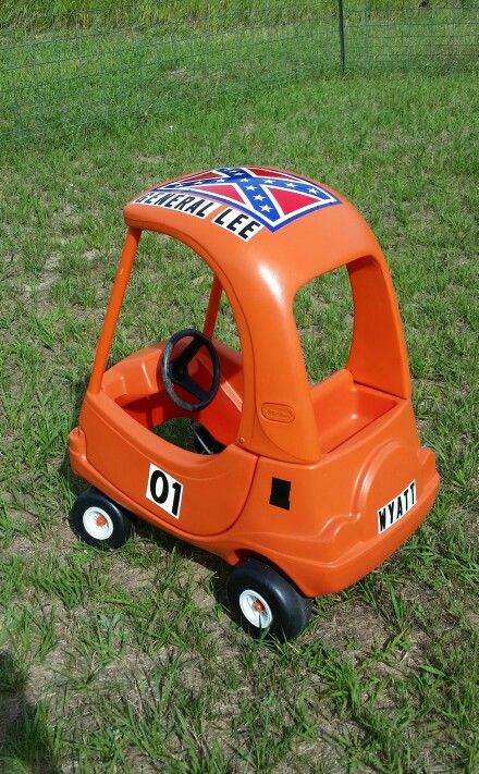 Painted Cozy Coupe, Cozy Coupe Truck Makeover, Paint Mailbox, Diy Cozy Coupe, Cozy Coupe Truck, Halloween Costume Winners, Repurposed Toys, Cozy Coupe Makeover, Car Costume