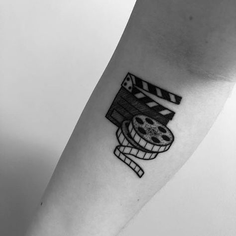 Movie Camera Tattoo, Video Camera Tattoo, Filmmaker Tattoo, Cinema Tattoo Ideas, Drama Tattoo, Camera Film Tattoo, Cinema Tattoo, Bow Arrow Tattoos, Camera Tattoos