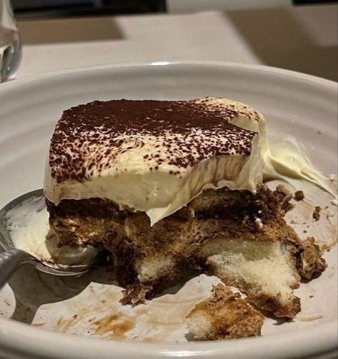 Tiramisu Astetic, Tirimasu Aesthetic, Aesthetic Tiramisu, Aethstetic Food, Tiramisu Aesthetic, Food Aethstetic, Instagram Food Pictures, Espresso Martini, Food Diary