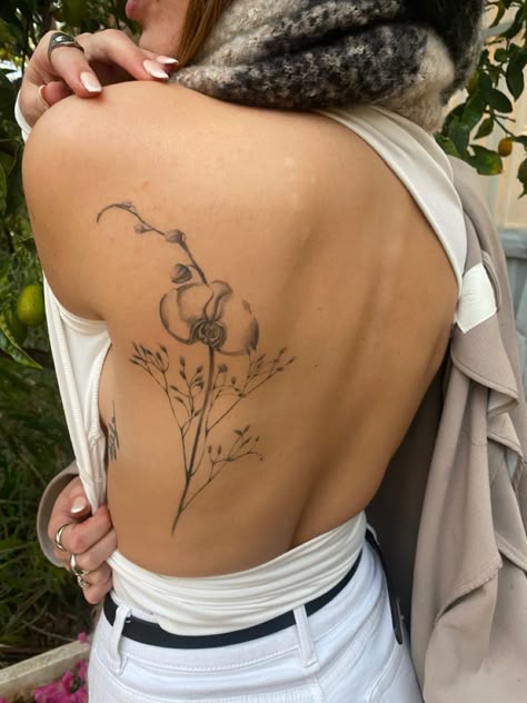 Aesthetic Small Tattoos, Small Tattoos Matching, Simple Meaningful Tattoos, Aesthetic Tattoo Ideas, Floral Back Tattoos, 15 Aesthetic, Flower Tattoo Back, Back Tattoo Women, Dainty Tattoos