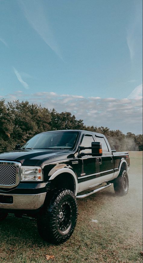 Old Trucks Aesthetic, Country Truck Aesthetic, Jennifer Hartmann, Truck Aesthetic, Truck Photography, Country Trucks, Studebaker Trucks, Black Truck, Classic Ford Trucks