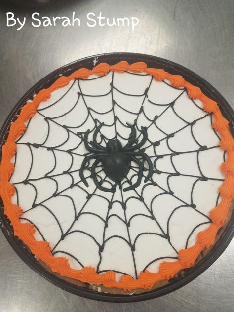 Spiderweb Cookie Cake, Spider Cookie Cake, Cookie Cake Decorating Ideas Halloween, Halloween Cookie Cakes Ideas, Cookie Cake Halloween, Halloween Cookie Cake Designs, Halloween Cookie Cakes, Pizza Cookie Cake, Fantasy Bakery