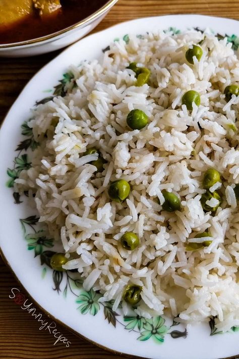 Matar Chawal - Green Peas Pulao Rice In Pakistani Style - So Yummy Recipes Green Peas Pulao Recipe, Peas Pulao Recipe, Chawal Recipe, Peas Pulao, Pulao Rice, Rice Dishes Easy, Buttery Corn, Pakistani Recipes, Spiced Rice