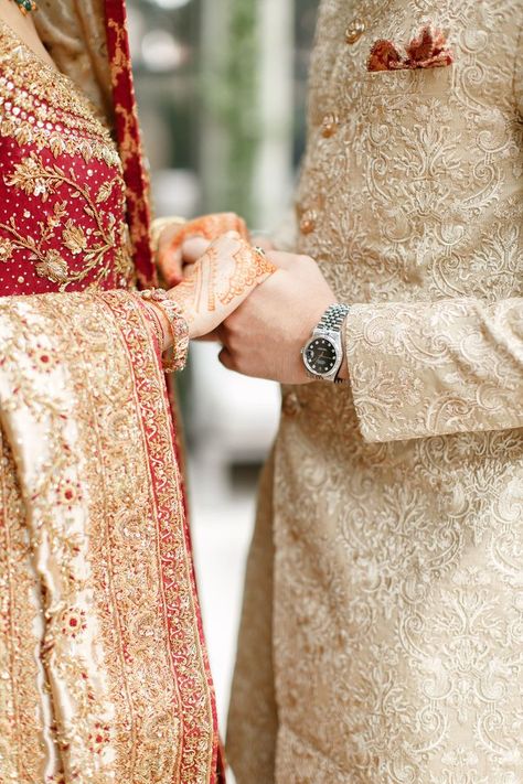 Pakistani Wedding Poses Couple, Pakistani Wedding Shoot Couple, Pakistani Wedding Couple Photoshoot, Pakistani Wedding Pictures, Bridal Groom Pose, Wedding Photography Pakistani, Muslim Wedding Couple Poses, Pakistani Wedding Poses, Pakistani Wedding Photos