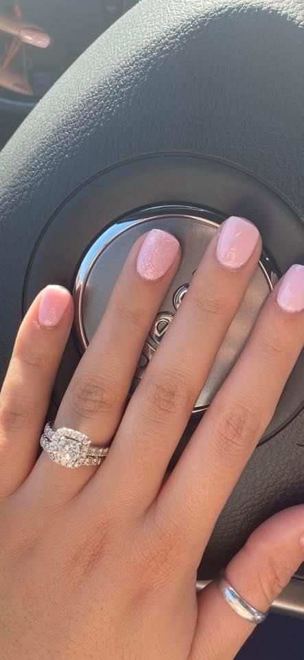 Sns Nails Colors Summer Short, Cute Dip Nails Ideas Summer Short, Spring Shellac Nails Simple, Shirt Dip Powder Nails, Simple Sns Nail Ideas, Natural Nails Spring Colors, Classy Dip Nails Short, Back To School Nails Dip Short, Dip Powder Nails Spring Colors