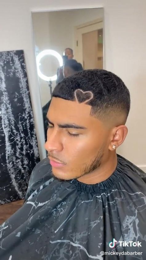 Haircut With Heart Design, Fade With Heart Design, Hairstyles Minimalist, Hair Designs For Boys, 360 Waves Hair, Low Cut Hairstyles, Haircut Designs For Men, Fade Haircut Designs, Waves Hairstyle Men