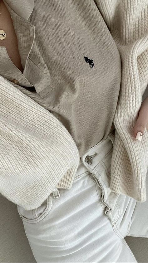 August Style Outfits, Ralph Lauren Girls Outfits, Polo Fits Women, Ralph Lauren Summer Style, Classy Timeless Outfits, Ralph Lauren Summer Outfits, Swedish Style Fashion, Swedish Outfit, 2023 Preppy