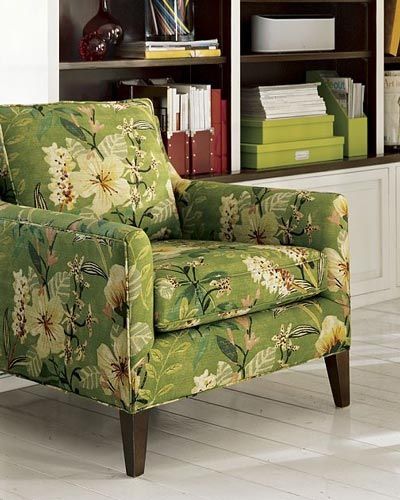 Chair Printed Fabric Sofa, Floral Chair, Funky Furniture, Green Rooms, Beautiful Chair, Comfy Chairs, Beautiful Furniture, Fabric Sofa, Upholstered Chairs