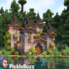 Magical Minecraft Builds Portal, Small Minecraft Ideas, Minecraft Castle Ideas Medieval, Small Castle Minecraft, Small Minecraft Castle, Minecraft Building Ideas Medieval, Small Minecraft Builds, Minecraft Small Castle, Minecraft Medieval Castle