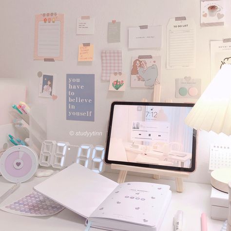 studyytinn on Instagram | ©2021 Romanticise Studying, Ideas Habitaciones, Study Buddy, Study Desk Decor, Aesthetic Desk, Aesthetic Study, Aesthetic Room Ideas, Desk Inspo, Desk Inspiration