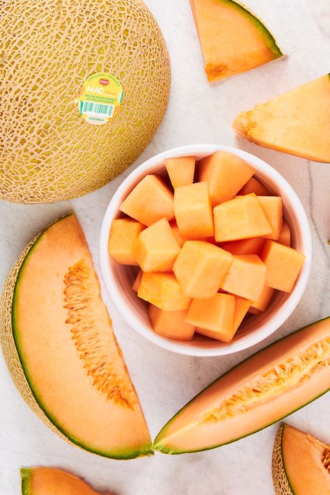 This isn't just a regular melon. It's our MAG.nificent® Melon! With a more pleasant, consistent and concentrated aroma than traditional cantaloupes, the MAG.nificent® Melon has a sweet flavor and juicy texture you'll notice in every recipe! #MelonRecipes #FreshFruit #FruitRecipe #DelMonteFruit #MelonMadePerfect https://delmontefresh.com/products/cantaloupes Cantaloupe Photography, Melon Photography, Cantelope Fruit, Buah Melon, Melon Fruit, Melon Aesthetic, Cantaloupe Fruit, Canteloupe, Melon Recipes