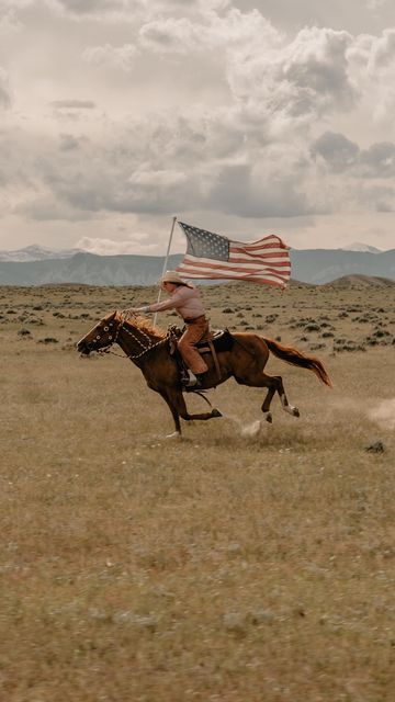 Party Country Aesthetic, Cowgirl Oc, Cowboy Wallpaper, Cowboy Photography, Western Horses, Western Photo, Party In The Usa, Cowboy Aesthetic, Western Photography