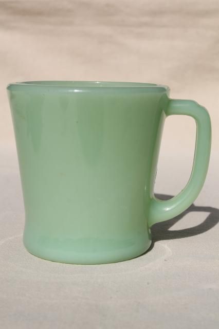 Jadeite! Mug Painting, Jadite Green, Glass Coffee Mug, Vintage Coffee Cups, Green Cups, Glass Coffee Mugs, Fire King, Vintage Coffee, Vintage Glassware