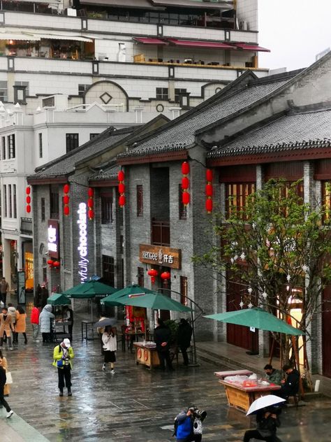 A new popular destination in the city center of #Nanning ——Three Streets Two Alleys（三街两巷）, enjoy the quiet and bustling, past and modern of Nanning. With the antique architectural style, showing an original image of the old Nanning Teapot Ideas, Nanning, City Scapes, China China, Green City, Architectural Antiques, Folk Song, China Travel, City Center