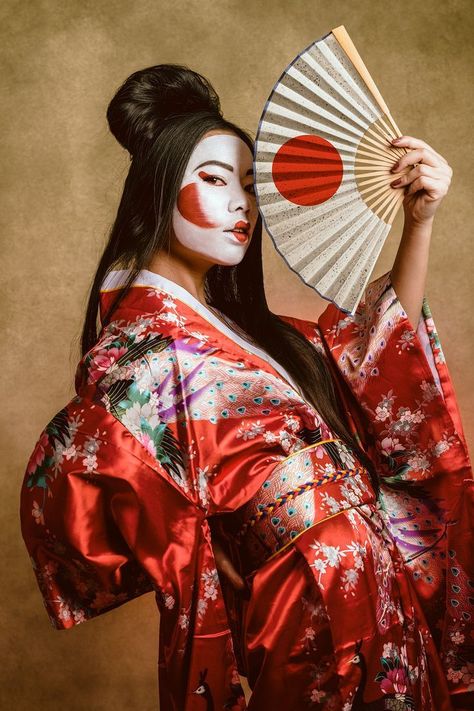 Art Geisha, Asian Photography, Geisha Tattoo, Turning Japanese, Geisha Art, Tattoo Photography, Fashion Photography Inspiration, Art Poses, Beautiful Fantasy Art