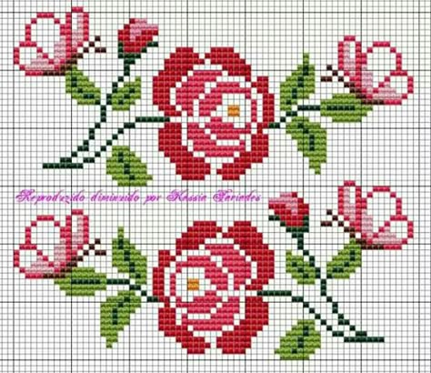 ponto cruz rosas - Resultados Yahoo Search da busca de imagens Cross Stitch Roses, Rose Cross Stitch Pattern, Baby Cross Stitch Patterns, Pola Kristik, Baby Cross, Floral Cross Stitch, Cross Stitch Rose, Crochet Cross, Flower Embroidery Designs