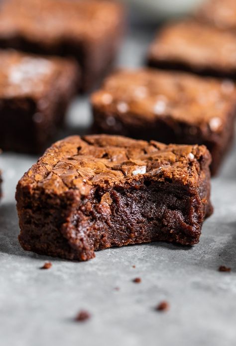 Brownie Vegan, Fudge Brownie Recipe, Cake Mug, Fudge Brownie, Brownie Recipe, Fudgy Brownies, Fudge Brownies, Brownie Bar, Homemade Treats