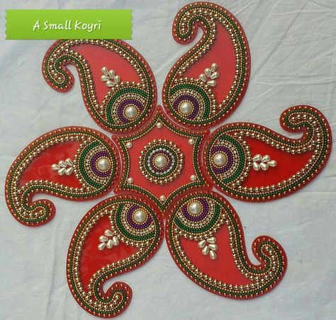 Chowki Design, Entrance Rangoli, Acrylic Rangoli Designs, Indian Handicrafts Decor, Kundan Rangoli Designs, Designer Rangoli, Subh Labh, Diwali Craft Ideas, Diwali Crafts