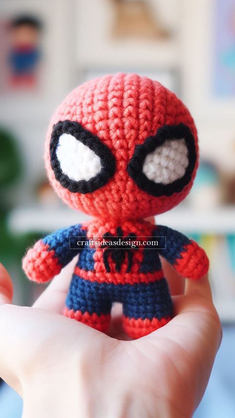 Spider Man Amigurumi - Free Pattern Disney Crochet Patterns, Crochet Disney, Pola Amigurumi, Crochet Animals Free Patterns, Crochet Amigurumi Free, Fun Crochet Projects, Crochet Diy, Single Crochet Stitch, Crochet Doll Pattern