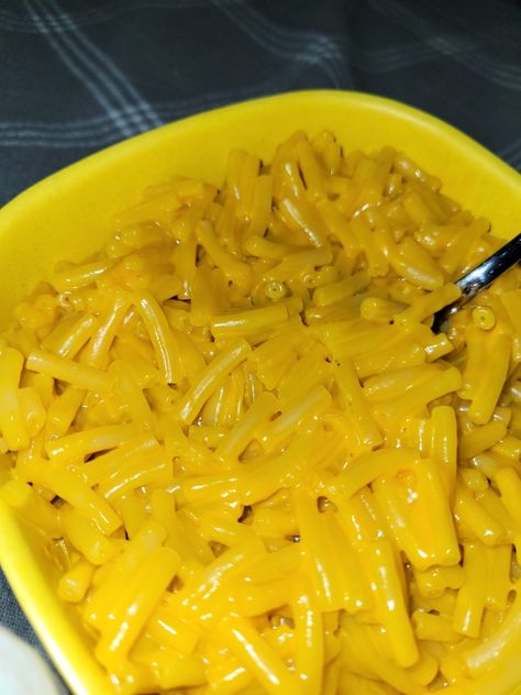 Kraft dinner macaroni and cheese yellow bowl Kraft Mac N Cheese, Kraft Dinner, Diet Culture, Dinner Meals, Food Inspo, Mac N Cheese, Food Obsession, Mac And Cheese, Macaroni