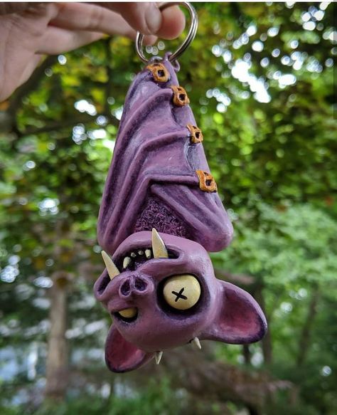 Clay Bat, Hallowen Crafts, Halloween Creatures, Poly Clay, Homemade Halloween, Fall Halloween Crafts, Polymer Clay Dolls, Mushroom Art, Sculpting Clay