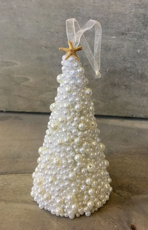 Easter Craft Ideas, Pearl Ornaments, Christmas Cones, Christmas Tree Crafts, Easter Craft, Table Of Contents, Diy Easter, Christmas Wall Decor, Noel Christmas