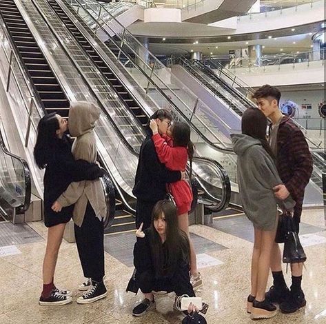 Ulzzang 3 Girl 3 Boy Squad, 4 Boys And 4 Girls Squad, Boy And Girl Friendship, Boy Squad, Kore Ulzzang, Squad Pictures, Bff Girls, Korean Best Friends, Girl Friendship