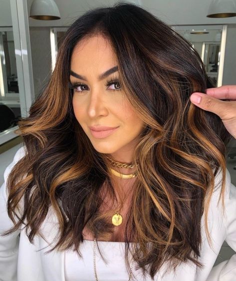 Partial Caramel Highlights for Brunettes Spring Hair Color Trends 2024 Brunette, Balayage Long Hair, Brunette Blonde, Chocolate Hair, Money Piece, Balayage Hair Dark, Caramel Balayage, Caramel Hair, Spring Hair