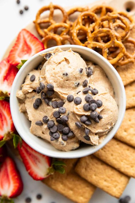 Cookie Dough Dip Cookie Dough Dip Recipe, Homemade Cookie Dough, Easy No Bake Cookies, Edible Cookie Dough Recipe, Chocolate Chia Seed Pudding, Gluten Free Dessert, No Bake Cookie Dough, Cookie Dough Dip, Protein Cookie Dough