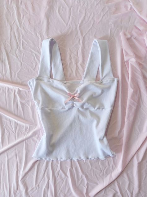 cute white pink ribbon knit crop top Coquette Tank Top, Coquette Things, Coquette White, Inspired Clothes, Clothes Y2k, Cute Coquette, Knit Tank Top, Top Vintage, White Bow