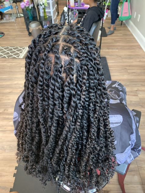 Water Wave Twists, Water Wave Braids, Freetress Water Wave, Styling Natural Hair, Braid Hair Styles, Weave Styles, Braided Styles, Waves Curls, Braid Hair