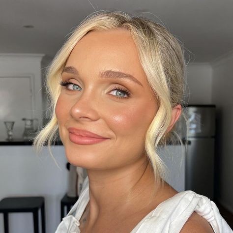 Jenna Bellhouse on Instagram: "Blessed with some beautiful brides☁️💫 @bella__mckenna_" Bride Makeup Natural, Bridesmaid Hair Inspo, Glam Wedding Makeup, Bridesmaid Hair Makeup, Formal Makeup, Bridal Makeup Natural, Wedding Day Makeup, Makeup For Blondes, Glam Makeup Look