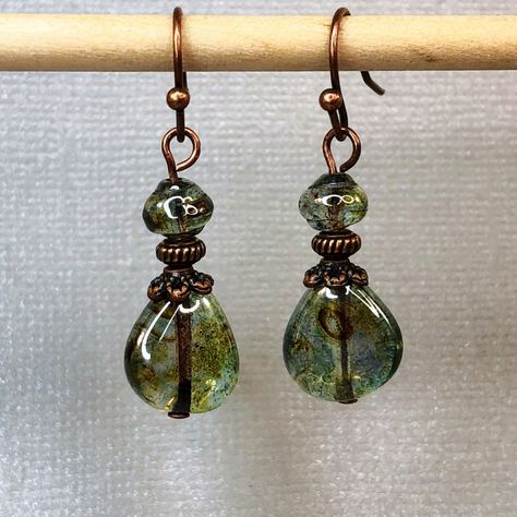 Green Woodland Teardrop Earrings - Green Copper Earrings - Short Boho Earrings -Glass Beaded Earrings - Minimalist Earrings - Best Seller by JezaJewelry on Etsy Woodland Earrings, Earthy Jewelry, Reno Nv, Hippie Earrings, Handmade Jewelry Gift, Funky Jewelry, Earrings Green, Jewelry Lookbook, Hippie Jewelry