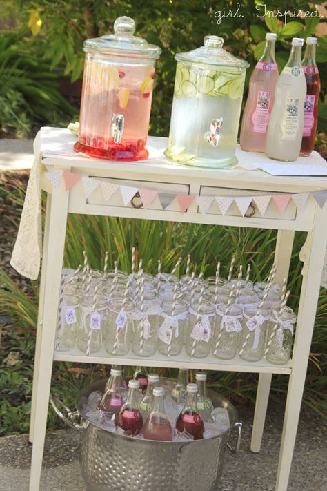 GartenParty - Bar-Idee Baby Shower Drinks Girl, Juice Stand, Parties Food, Fiesta Shower, Baby Shower Drinks, Idee Babyshower, Diy Drinks, Drink Station, Fiesta Baby Shower