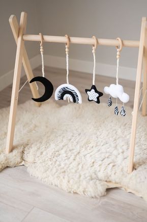 Diy Baby Gym, Baby Hanging Toys, Play Gym Toys, Baby Play Gym Toys, Baby Activity Gym, Wooden Baby Gym, Baby Gym Toys, Baby Montessori, Diy Baby Mobile