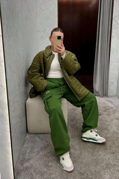 Pine Green Outfit Men, Jordan 4 Pine Green Outfit, Pine Green Outfit, Sb Outfits, Jordan 4 Pine Green, Green Jordans, Air Jordan Sneakers, Green Sneakers, Jordan Sneakers