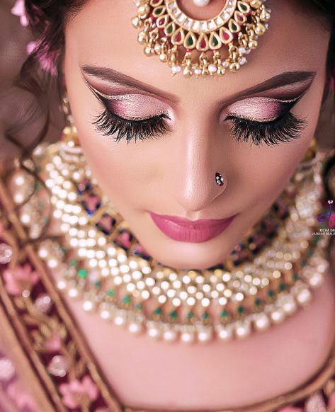 Bride Eye Makeup, Bollywood Brides, Woman Eyes, Eastern Makeup, Wedding Fairytale, Indian Wedding Makeup, Indian Bride Makeup, Wedding Eye Makeup, Bridal Makeup Images