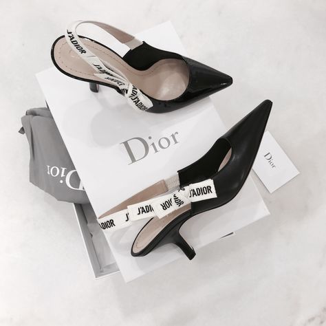 My first pair of dior ❤️. Dior Heels Outfit, Elegant Heels Classy, Expensive Heels, Dior Slingback, Dior Clutch, Christian Dior Shoes, Christian Dior Designer, Glamorous Evening Dresses, Heels Aesthetic