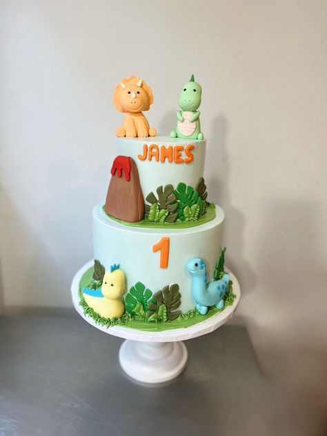 Dinosaur Birthday Cake One Year Old, Dinosaur Cake Two Tier, Dinosaur Two Tier Cake, Cake For One Year Old, Dino Treats, Baby Dinosaur Cake, Dinosaur Smash Cake, Dinosaur Theme Cake, Cake Dino