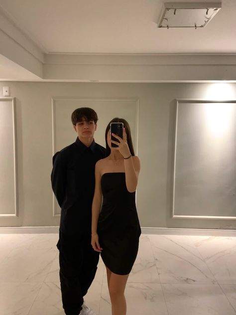 Black Dress And Suit Couple, Party Couple Aesthetic, Boyfriend And Girlfriend Matching Outfit, Romantic Dresses Date Night, Fake Gifts, Bf Bf, Trend Aesthetic, Fake Account, Aesthetic Pretty