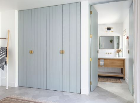 California Cool - Eclectic - Bathroom - San Diego - by Blythe Interiors | Houzz Painted Closet Doors, Bedroom Cupboard Doors, Painted Bedroom Doors, Kids Bathrooms, Nursery Rooms, Eclectic Bathroom, Upstairs Hallway, Oyster Bay, Paint Colour