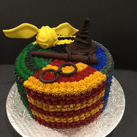 Hogwarts Cake, Harry Potter Cake Ideas, Hogwarts Birthday, Harry Potter Theme Cake, Gateau Harry Potter, Cake Design Images, Harry Potter Theme Birthday, Harry Potter Birthday Cake, Cumpleaños Harry Potter