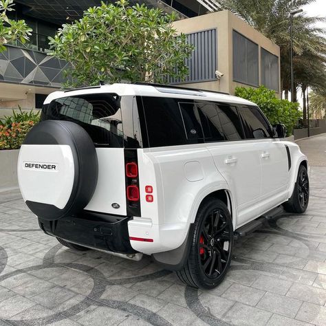 Land rover car Land Rover Defender 2023 Interior, White Defender 110, White Defender, Beach Science, White Land Rover, Aesthetic Cars Wallpaper, Defender Car, Range Rover White, New Land Rover Defender