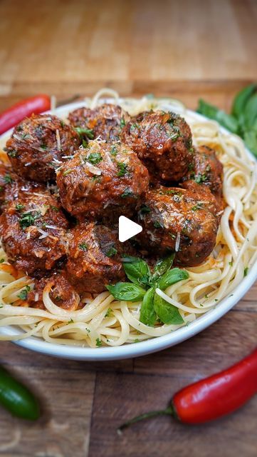 Pepper Tomato Sauce, Recipes Spaghetti, Cajun Turkey, Turkey Spices, Brazilian Dishes, Spaghetti Meatballs, Spaghetti Sauce Recipe, Bon Apetit, Turkey Burger Recipes