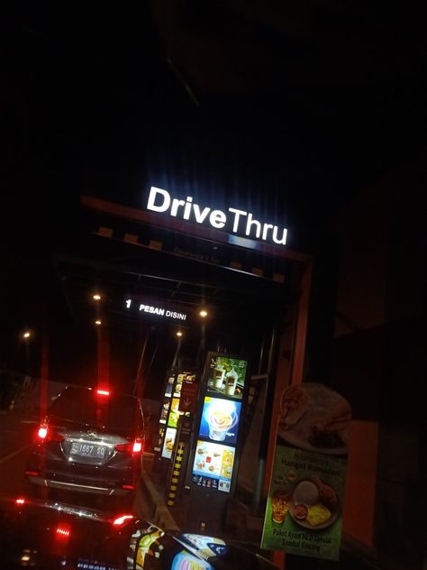 Mcdonald's Drive Thru Aesthetic, Mcdo Food Drive Thru, Drive Thru Aesthetic Mcdo, Mcdonalds Drive Thru Aesthetic, Drive Thru Mcdonalds Indonesia, Mcd Drive Thru Night, Mcdonald's Snapchat Story, Drive Thru Aesthetic, Mcdonald's Fake Story