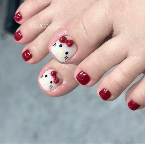 Kitty Nails Design, Hello Kitty Toes, Hello Kitty Nails Art, Pretty Pedicures, Hello Kitty Nail, Feet Nail Design, Kutek Disney, Brown Nails Design, Nail Cute