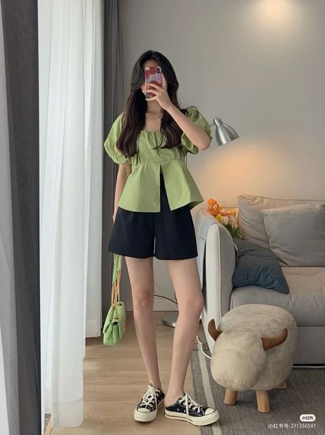 Simple Style Outfits, Korean Outfit Street Styles, Fashion Top Outfits, Korean Casual Outfits, Everyday Fashion Outfits, Traje Casual, Korean Fashion Dress, Casual Day Outfits, Tropical Summer