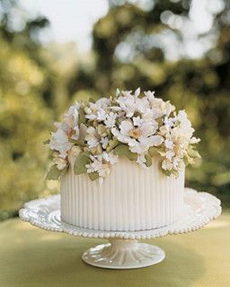 Cake With Flowers, Gateaux Cake, Little Cakes, Take The Cake, Small Cake, Gorgeous Cakes, Floral Cake, Occasion Cakes, White Cake