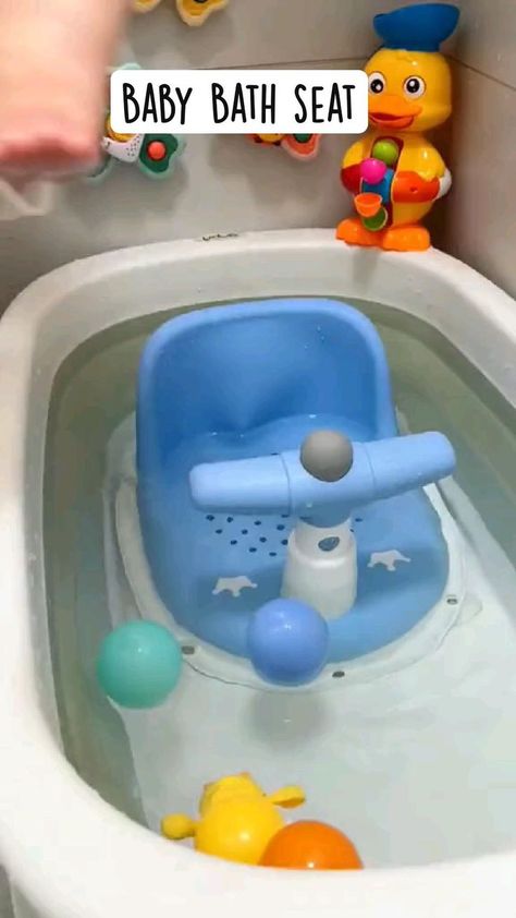 Perlengkapan Bayi Diy, Bebe Video, Pinterest Baby, Parenting Hacks Baby, Baby Trivia, Baby Bath Seat, Baby Baden, Newborn Mom, Bath Seats